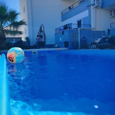 Apartmani Anastasia With Pool, Novalja Kültér fotó