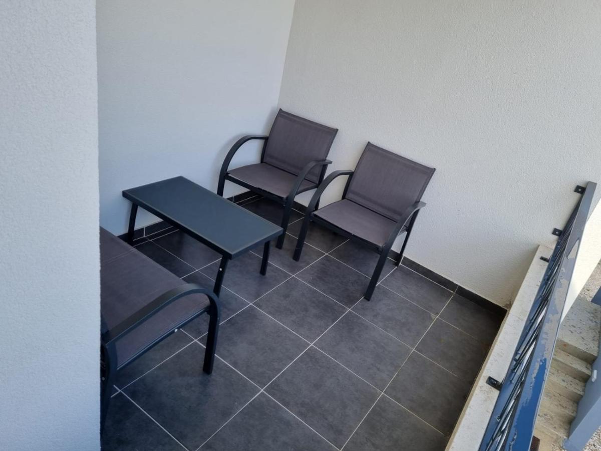 Apartmani Anastasia With Pool, Novalja Kültér fotó