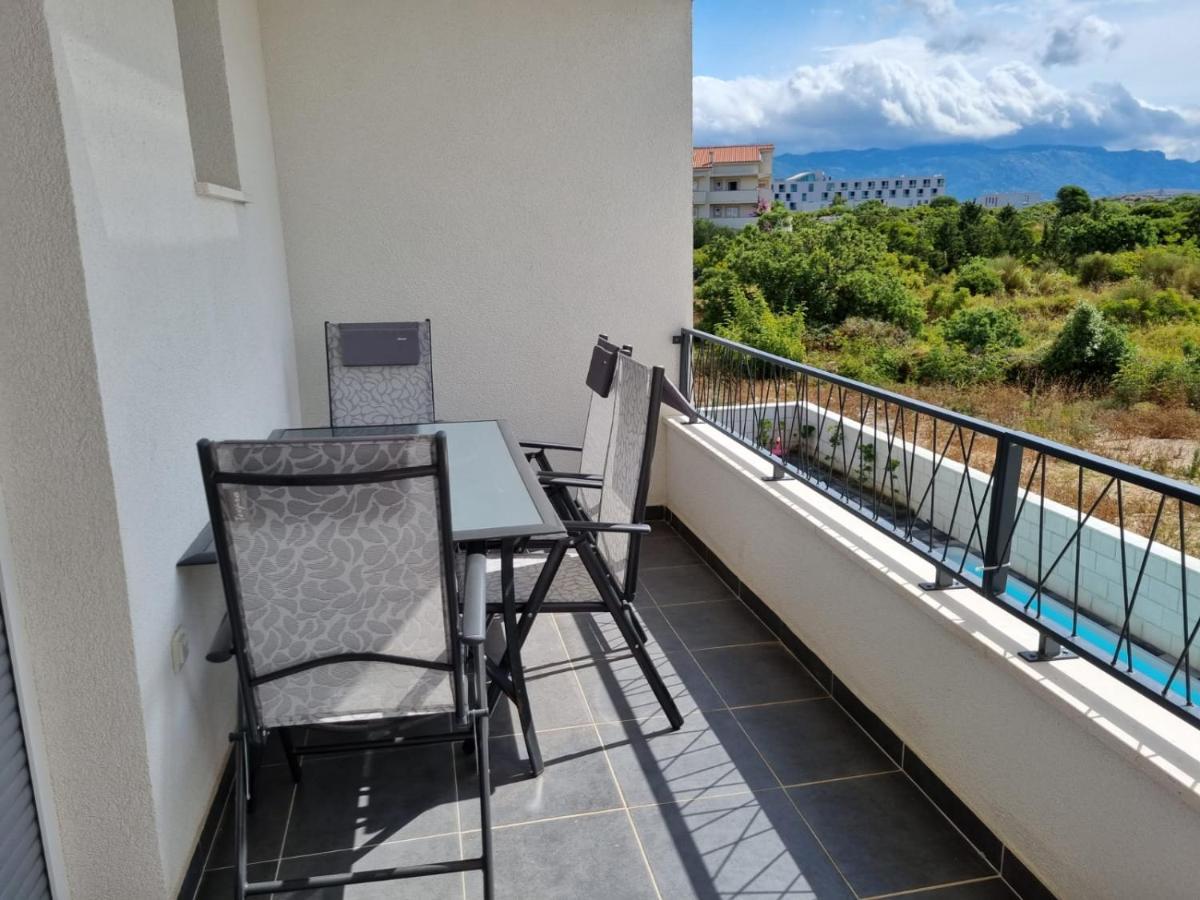 Apartmani Anastasia With Pool, Novalja Kültér fotó
