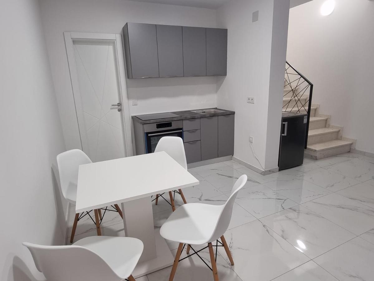 Apartmani Anastasia With Pool, Novalja Kültér fotó