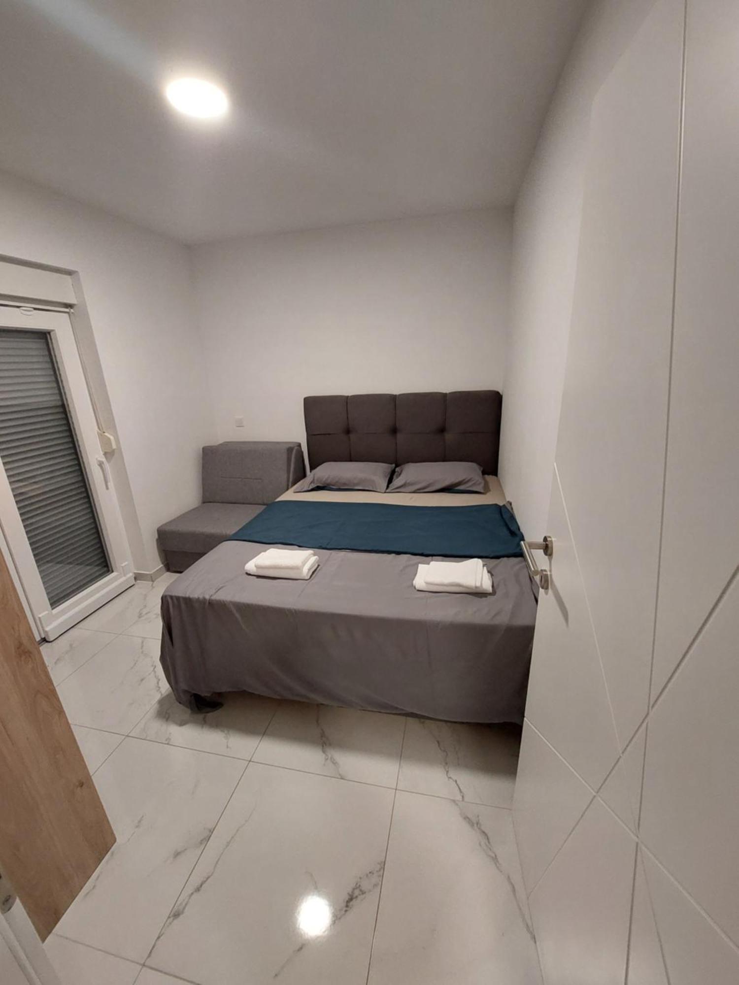 Apartmani Anastasia With Pool, Novalja Kültér fotó