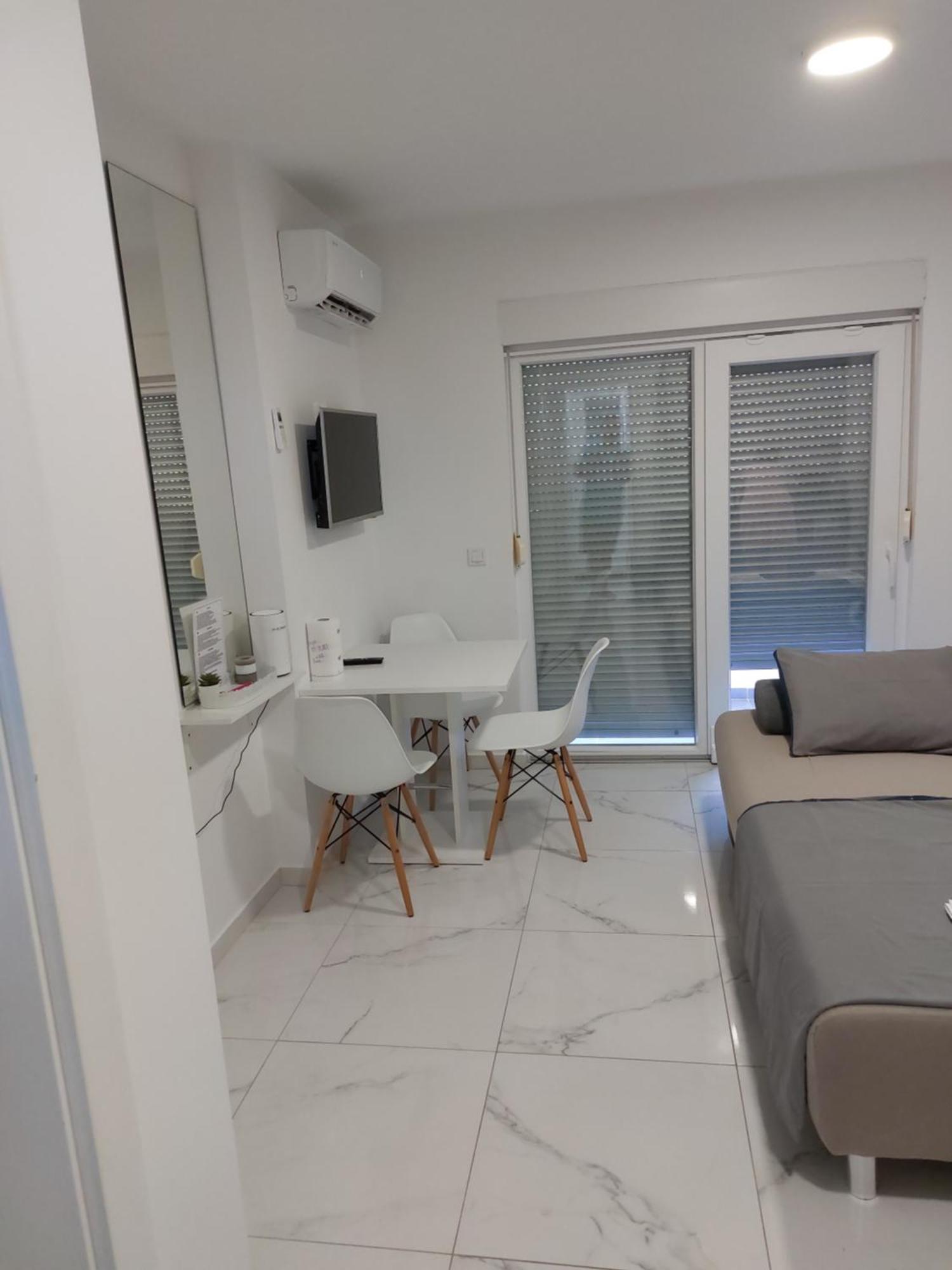 Apartmani Anastasia With Pool, Novalja Kültér fotó
