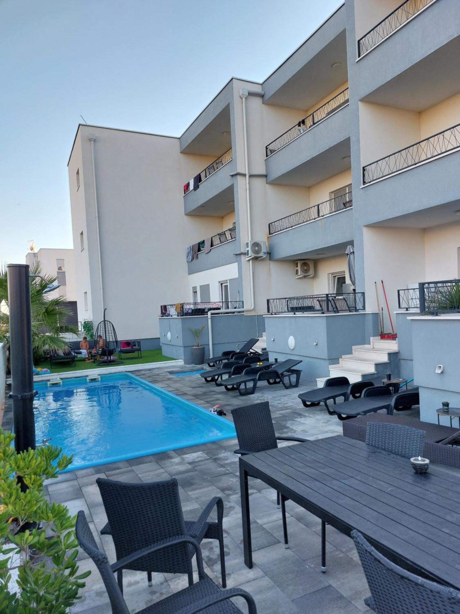 Apartmani Anastasia With Pool, Novalja Kültér fotó