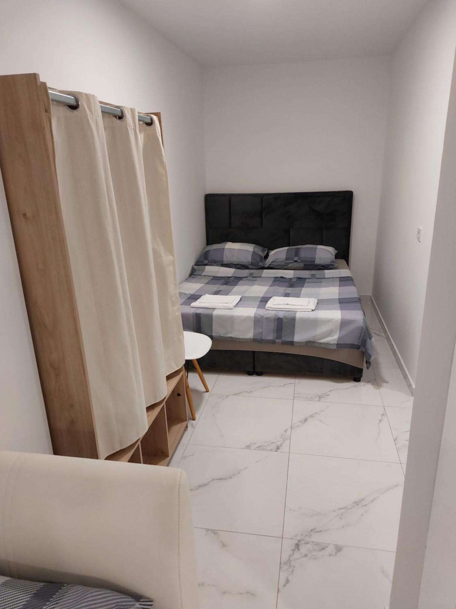 Apartmani Anastasia With Pool, Novalja Kültér fotó